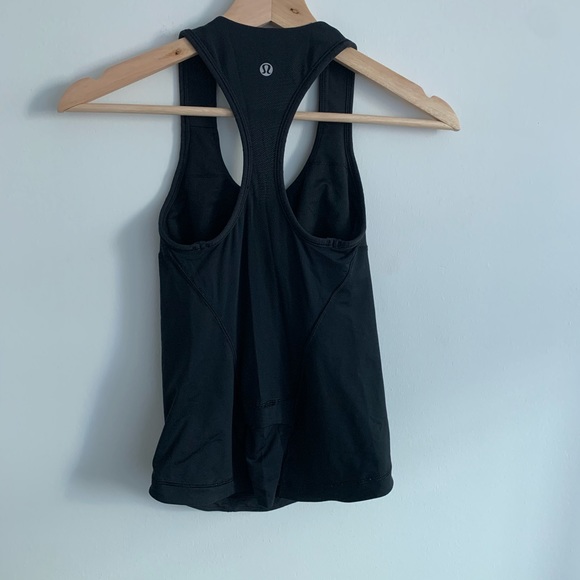 Lululemon - Black Workout Tank With Built In Bra - Picture 3 of 6